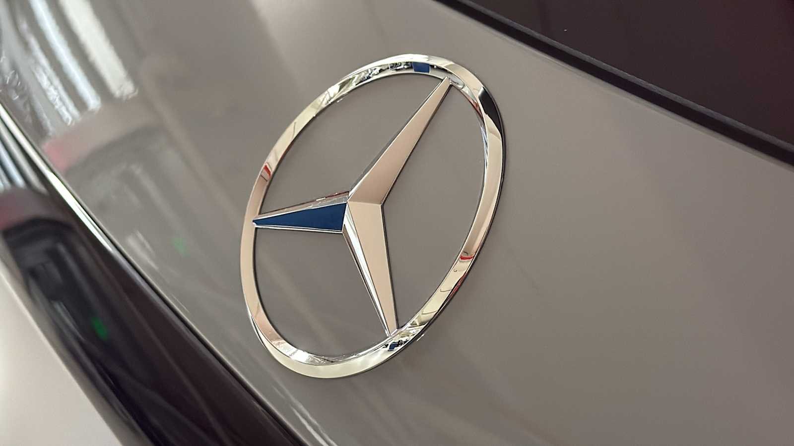 New 2026 MANUFAKTUR Alpine Grey Mercedes-Benz GLC 300 image 8