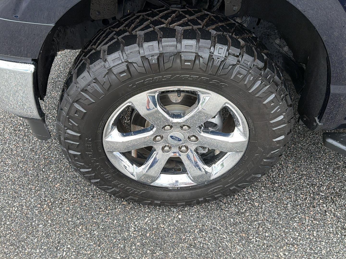 Used 2022 Antimatter Blue Ford XLT image 37