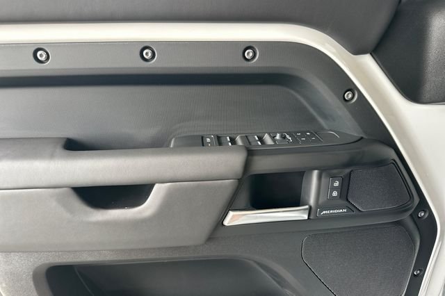 New 2026 Fuji White Land Rover S image 10