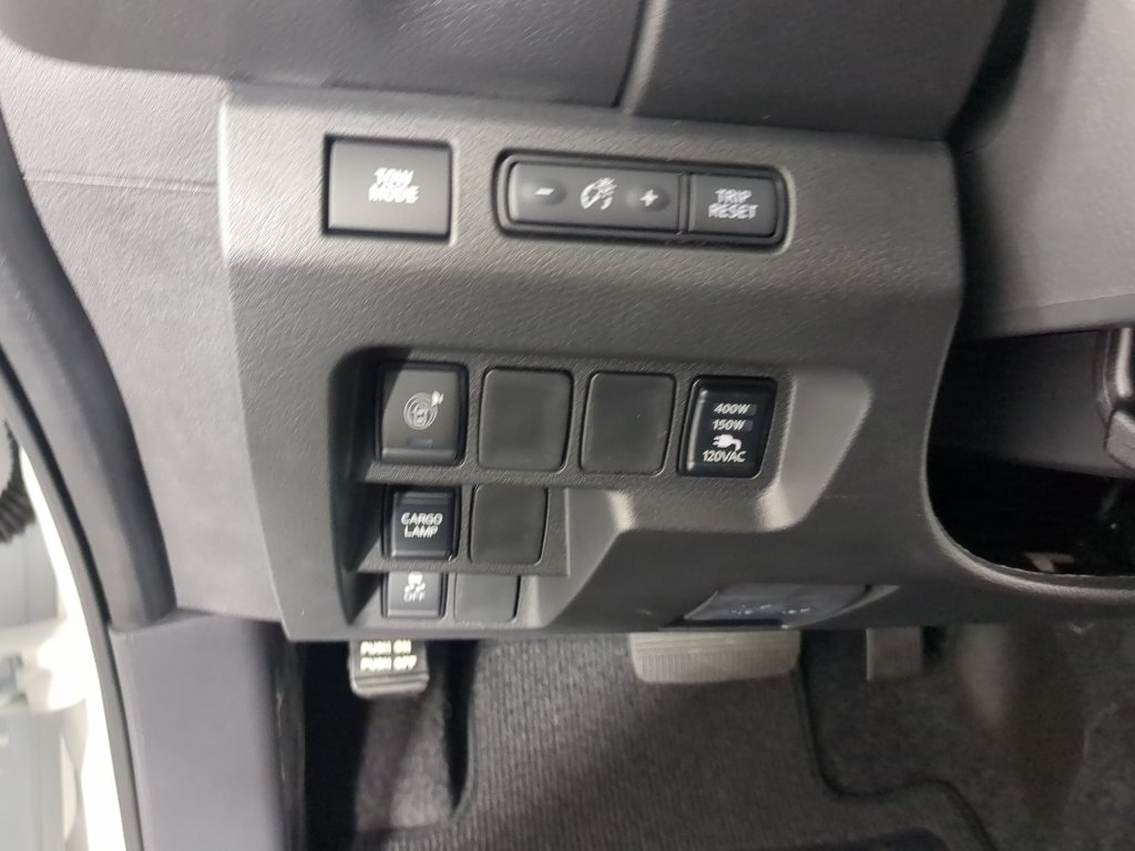 New 2026 Glacier White Nissan Crew Cab SV image 26