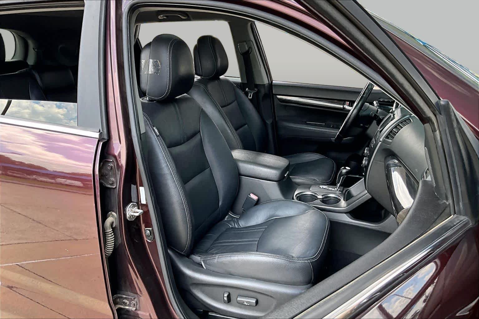 Used 2013 Dark Cherry Kia SX image 9