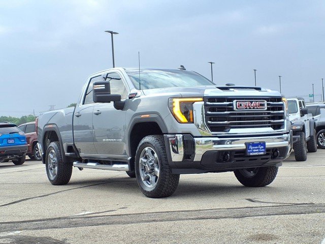 2026 GMC Sierra 4WD Double Cab Standard Box SLE's photo
