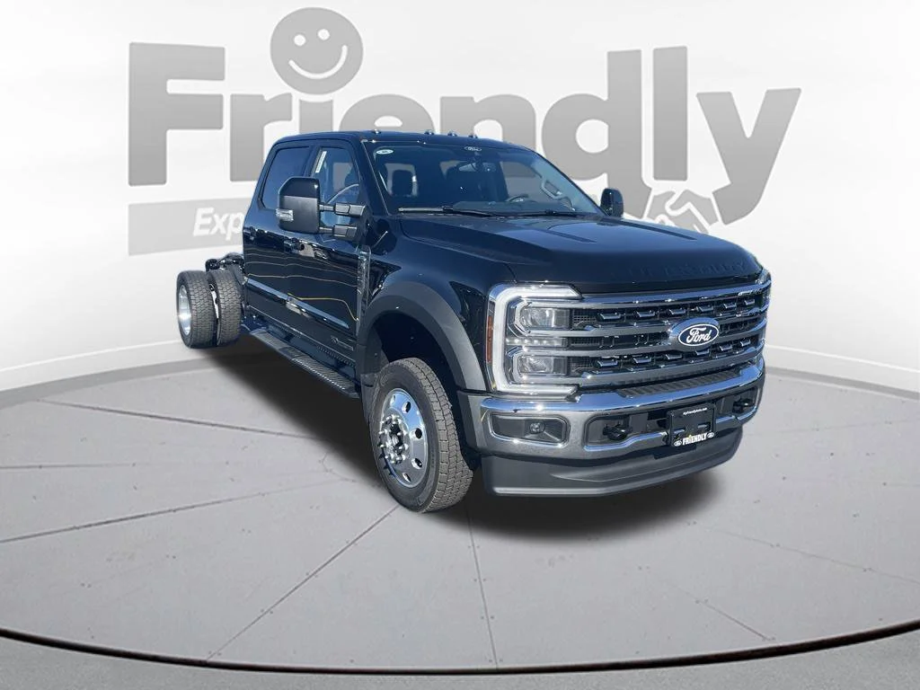 New 2027 Agate Black Metallic Ford F-450® LARIAT® image 3