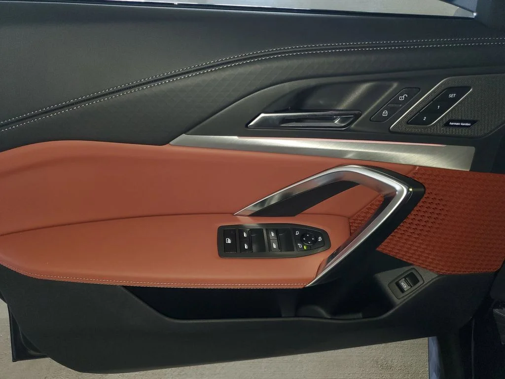 New 2026 Jet Black BMW xDrive28i image 14
