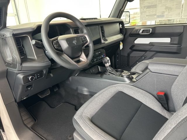 New 2026 Oxford White Ford Base image 11