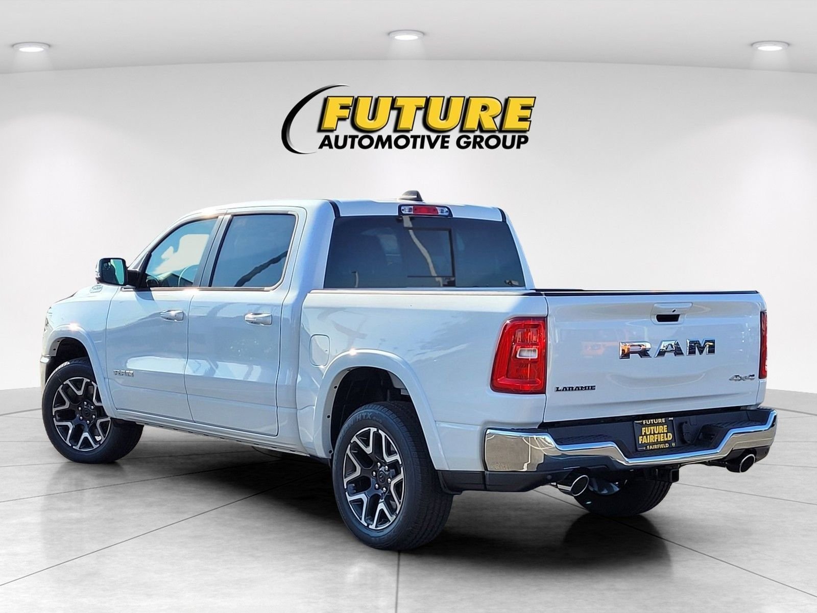 New 2026 Ivory White Tri-Coat Pearl-Coat Exterior Paint RAM Laramie image 21