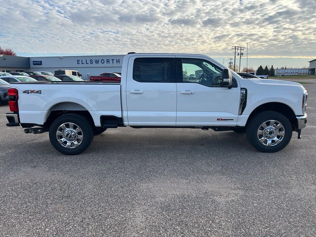 New 2027 Star White Metallic Tri-Coat Ford F-350® Lariat® image 8