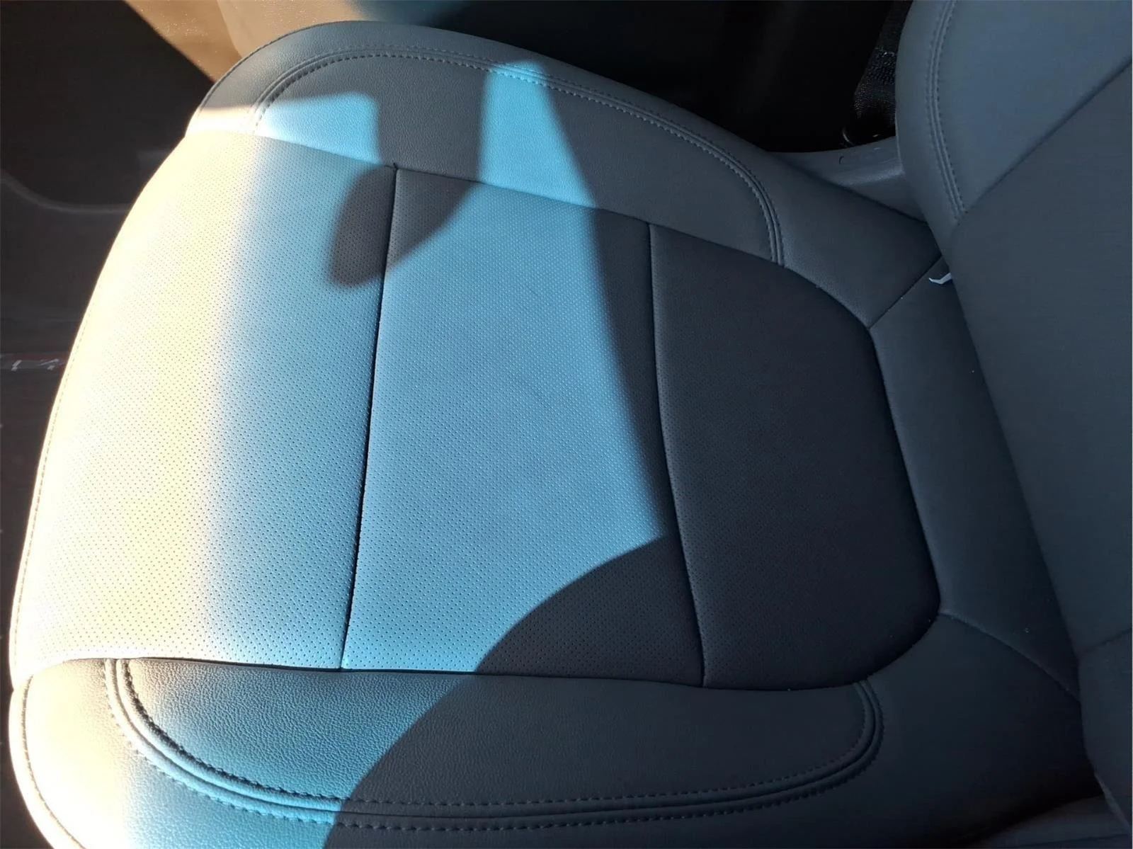 Used 2021 SUMMIT WHITE Chevrolet LTZ image 25