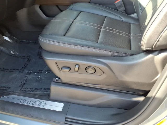 Used 2025 Sterling Gray Metallic Chevrolet High Country image 17