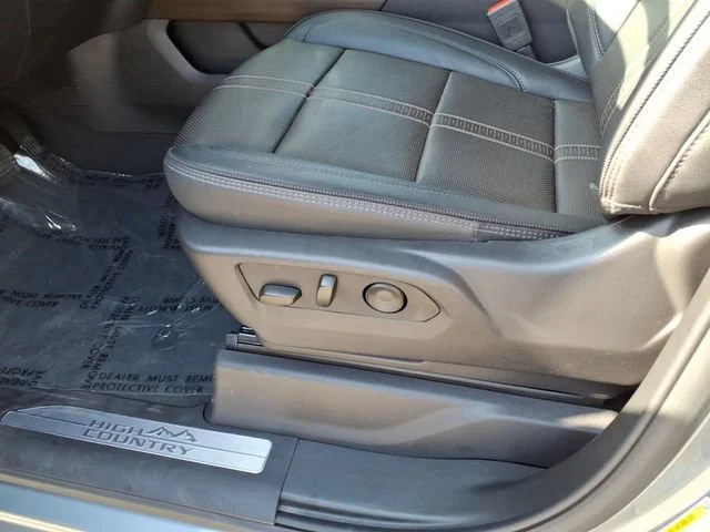 Used 2025 Sterling Gray Metallic Chevrolet High Country image 17
