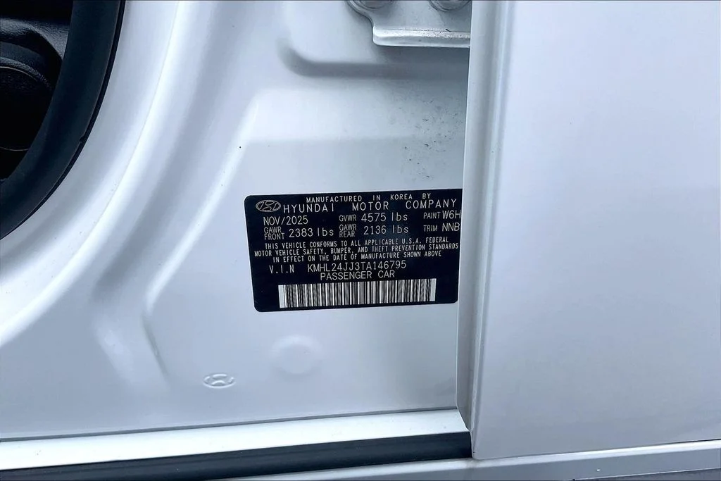 Used 2026 White Hyundai Blue image 32
