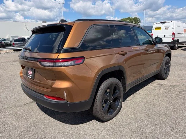 New 2027 Brown Jeep Limited image 3