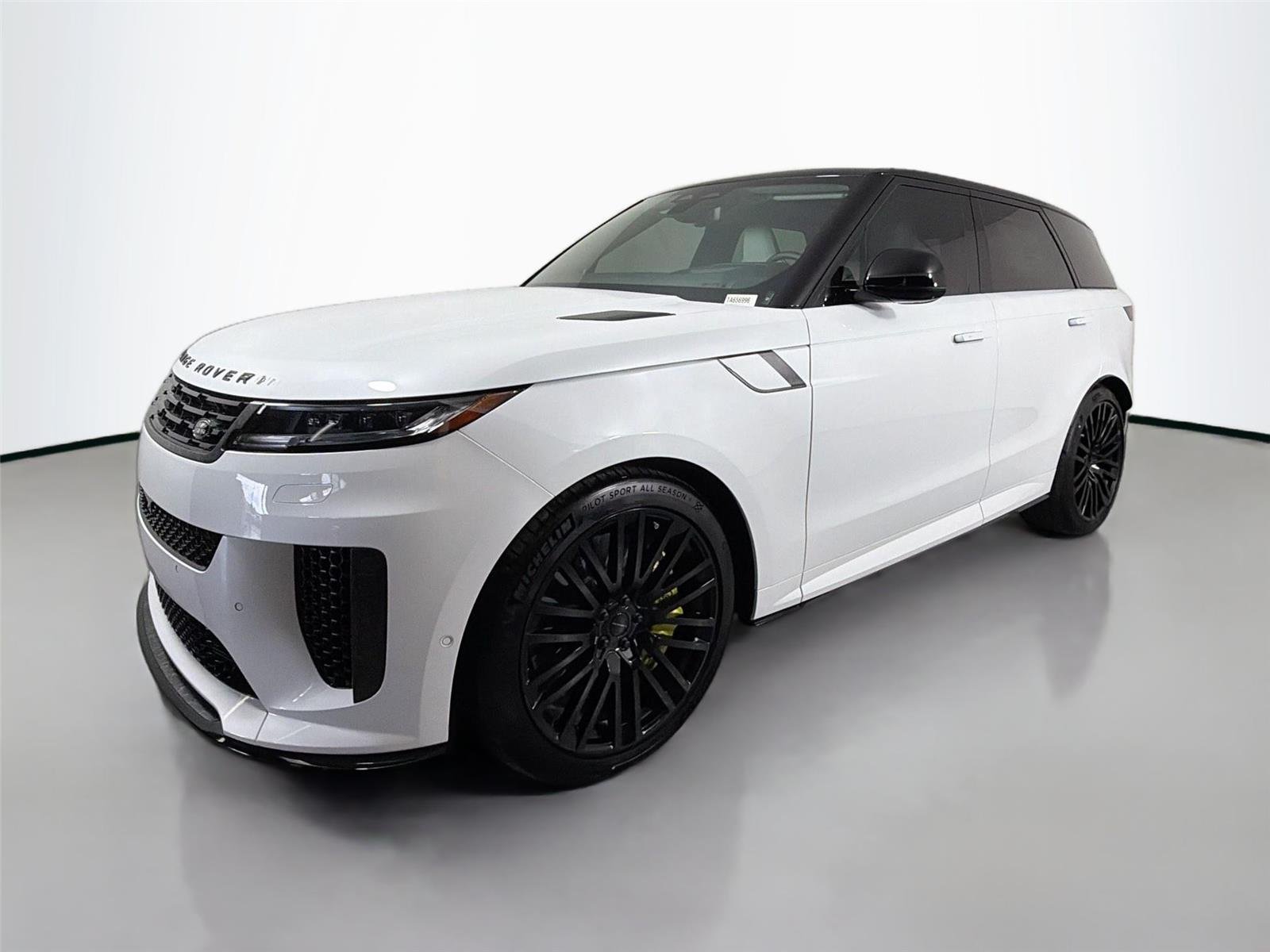 New 2026 OSTUNI PEARL WHITE Land Rover SV image 1