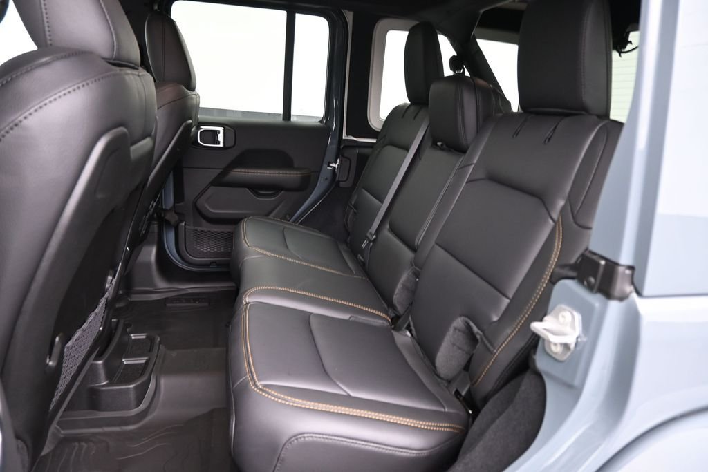 New 2026 Anvil Clear-Coat Exterior Paint Jeep Sahara image 12