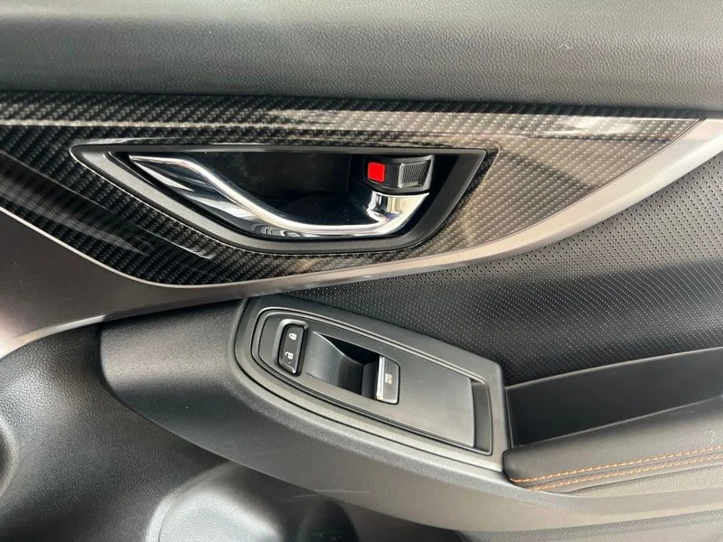 Used 2018 Silver Subaru 2.0i Limited image 14