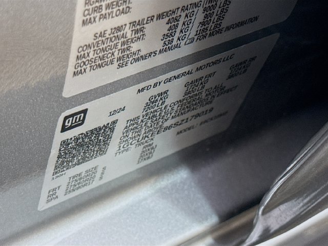 Used 2025 Gray Chevrolet RST image 31