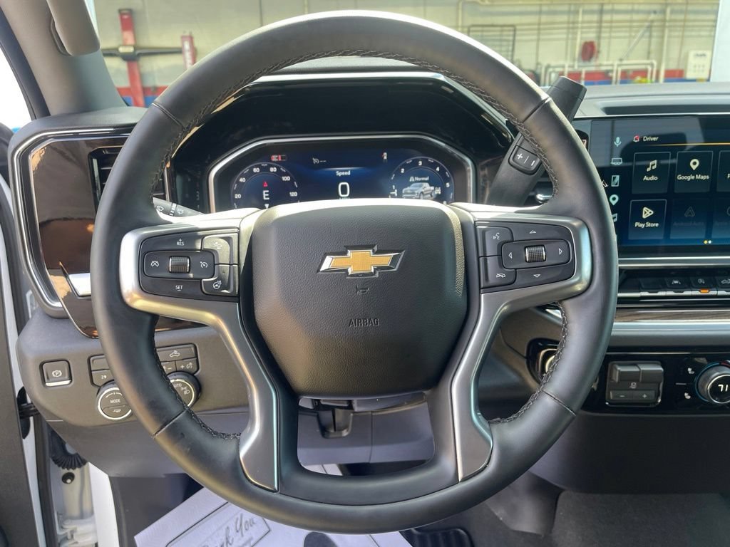 New 2026 Summit White Chevrolet LT (2FL) image 16