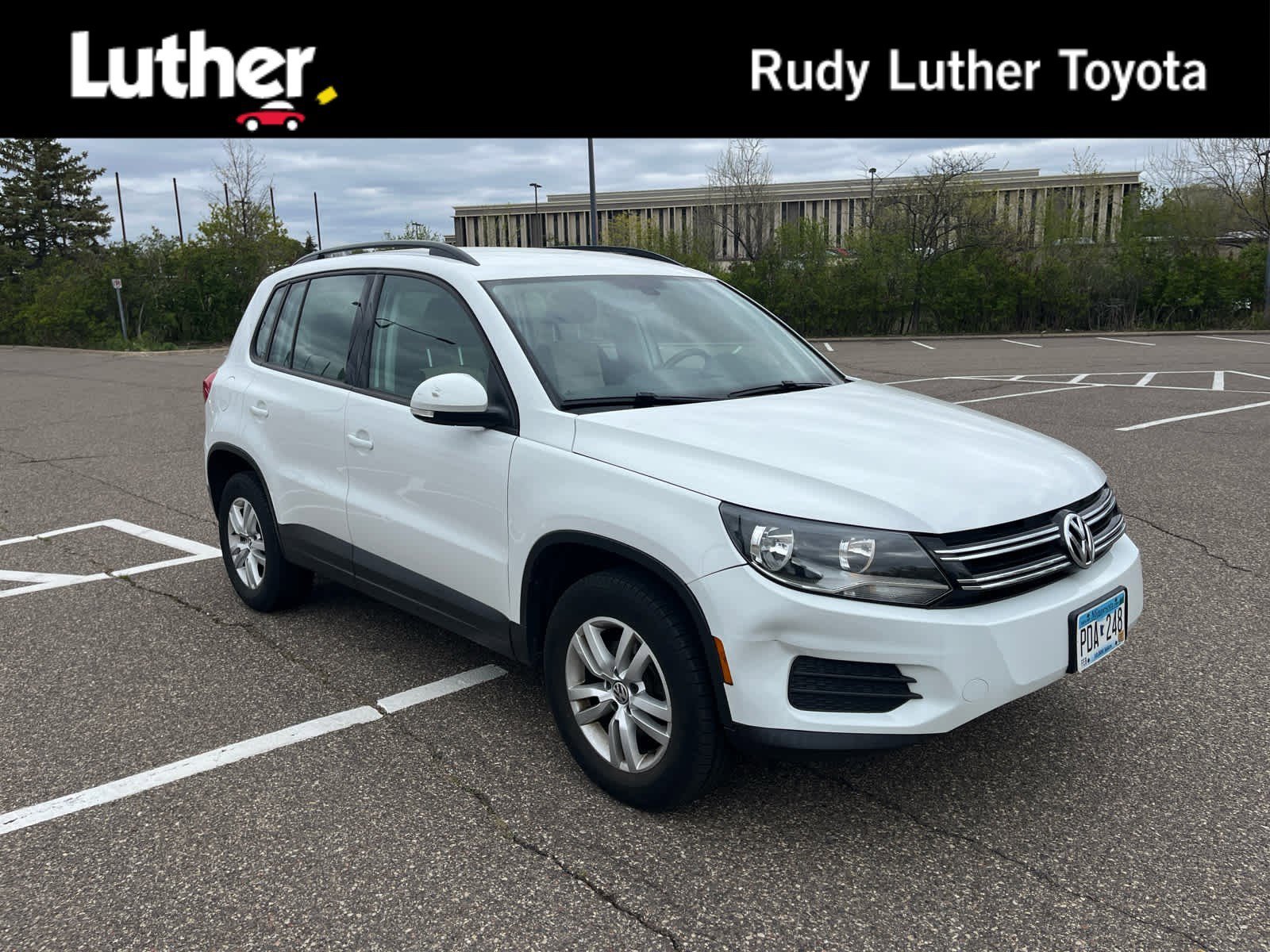 2017 Volkswagen Tiguan 2.0T S 4Motion's photo