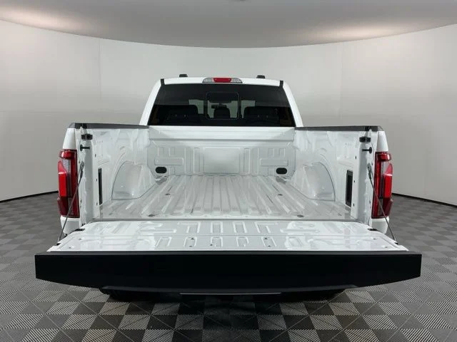 New 2026 Star White Metallic Tri-Coat Ford Lariat image 7