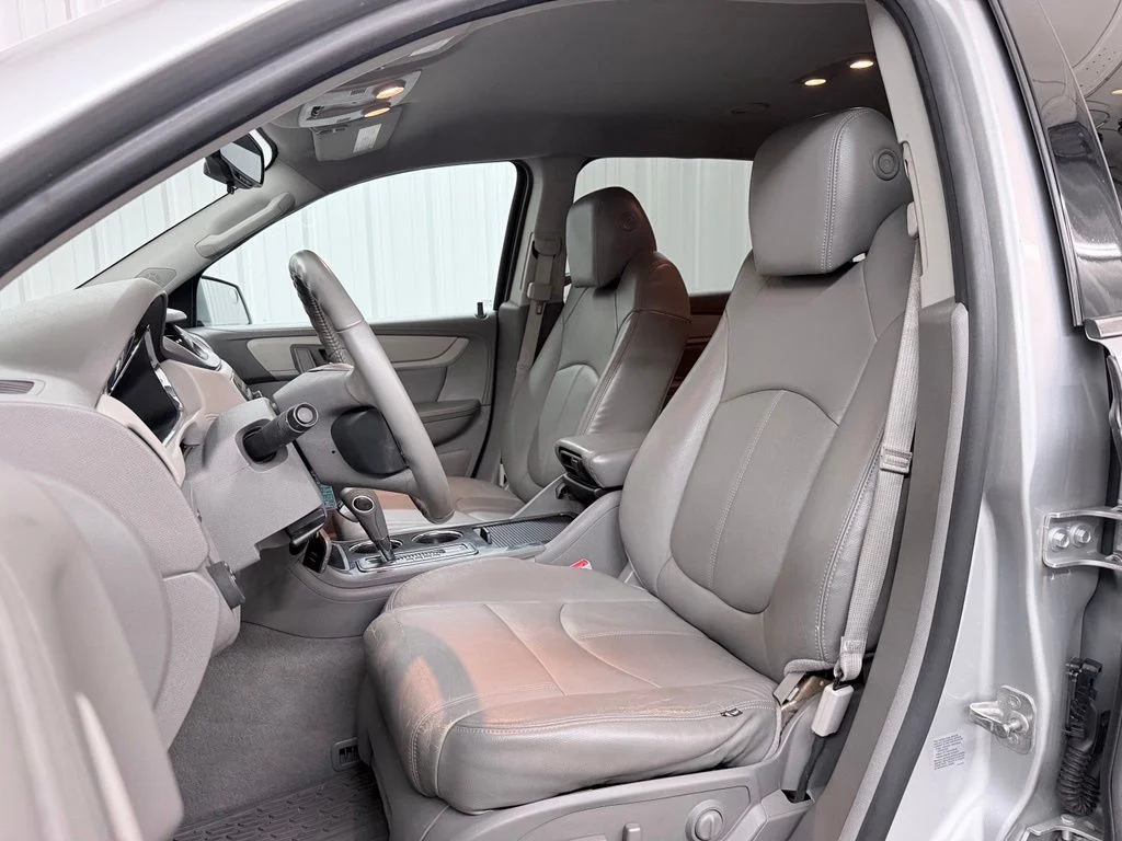 Used 2014 Silver Chevrolet LT image 13