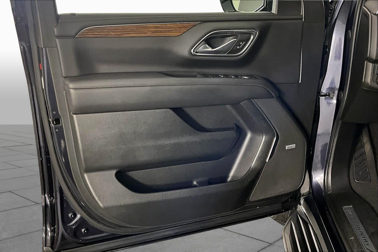 Used 2022 Dark Ash Metallic Chevrolet High Country image 38