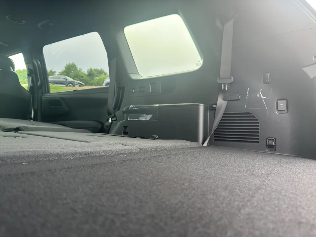 New 2027 Black Jade Green Kia X-Line EX image 19