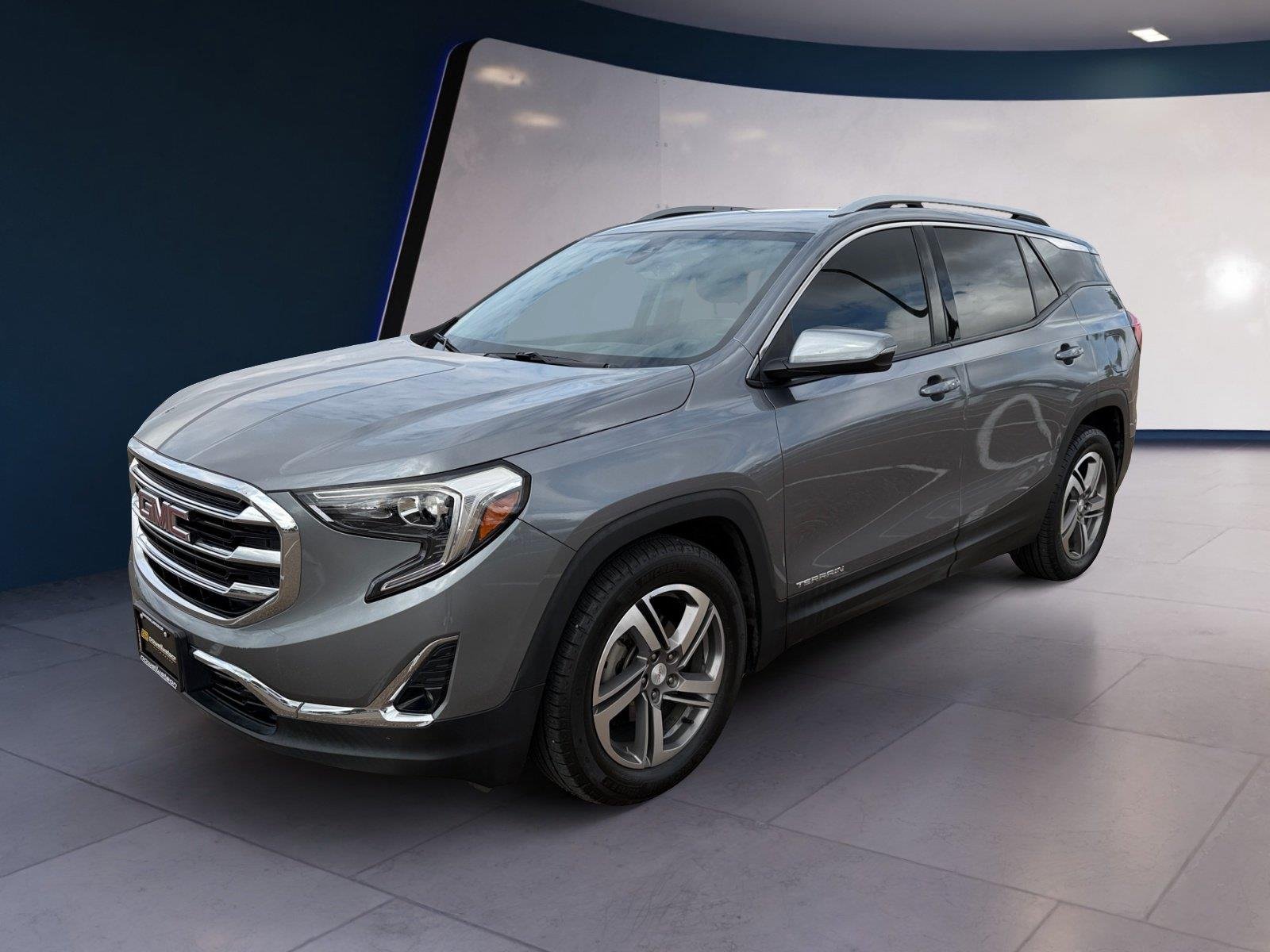 Used 2021 Graphite Gray Metallic GMC SLT image 1
