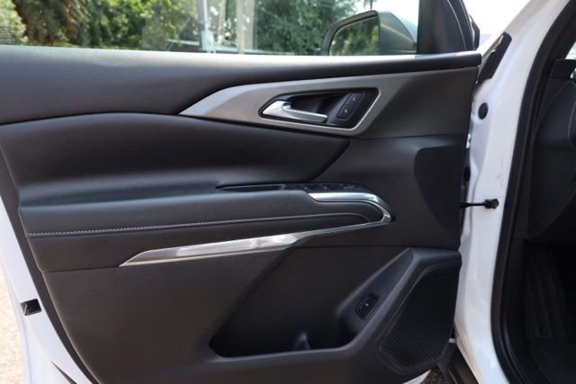 Used 2025 White Chevrolet LT image 22
