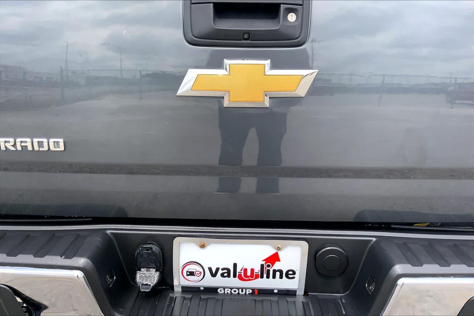 Used 2016 Cyber Gray Metallic Chevrolet 4WD LT image 10