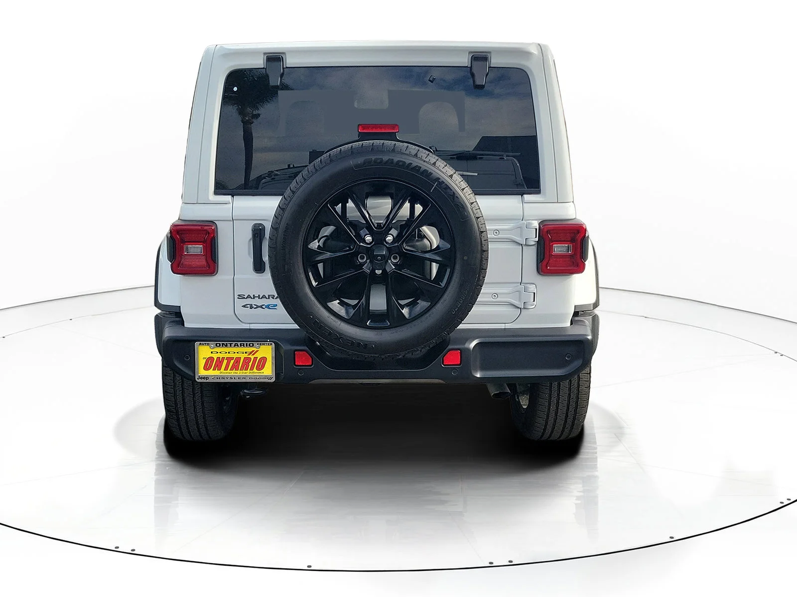 Certified Used 2025 White Jeep Sahara 4xe image 4