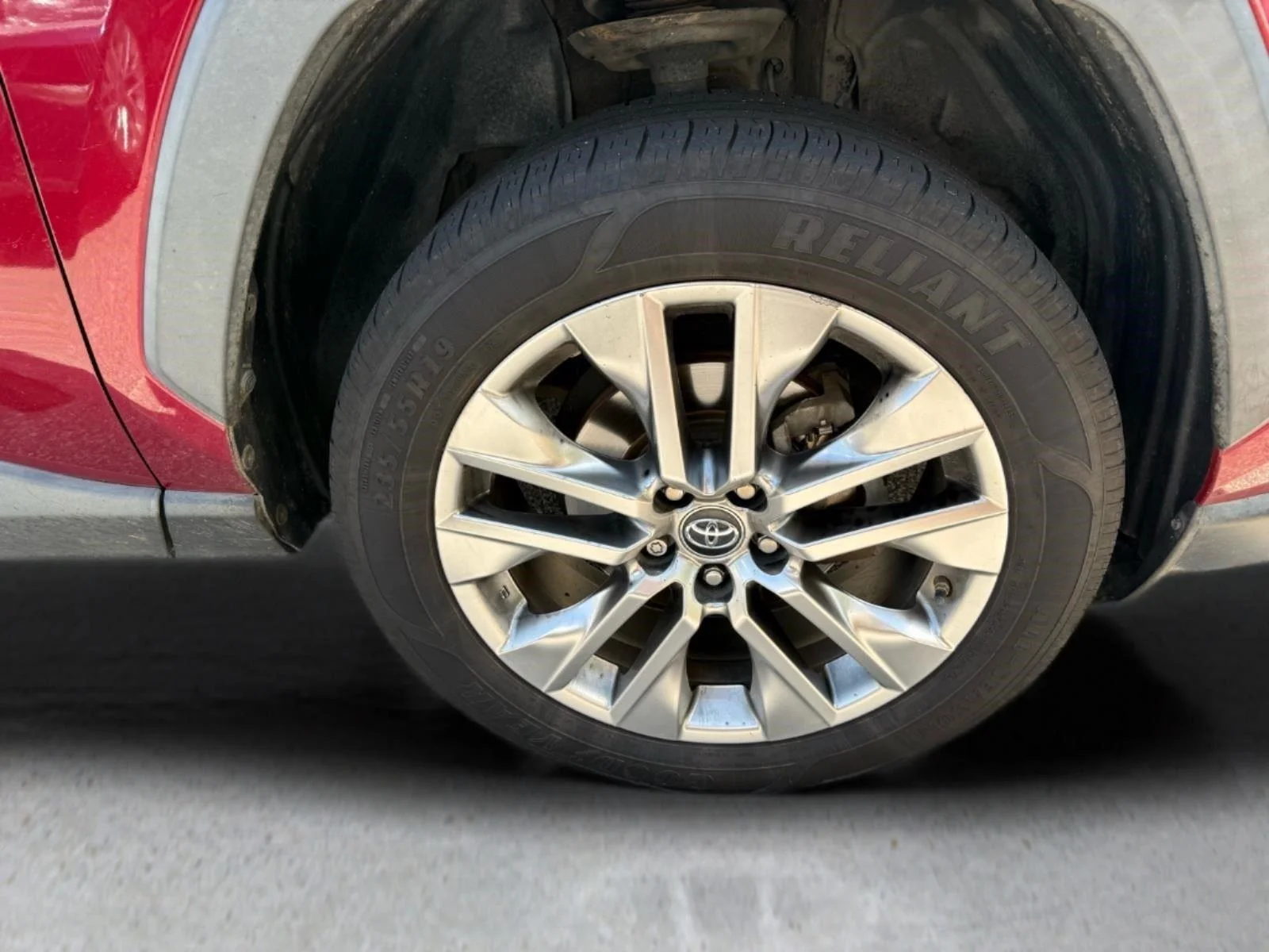 Used 2019 Ruby Flare Pearl Toyota XLE Premium image 23