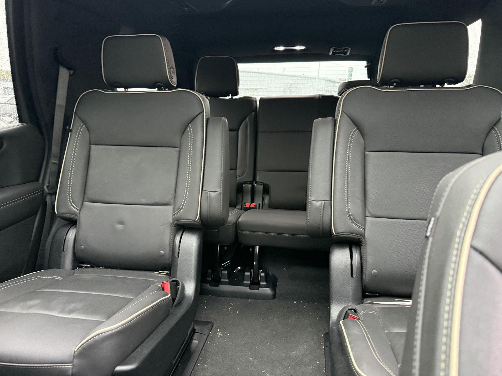 Used 2025 Onyx Black GMC Elevation image 8