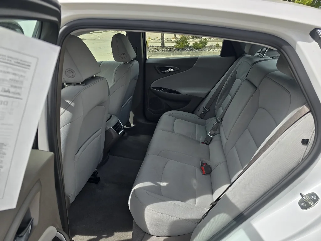 Used 2022 Summit White Chevrolet LT image 12