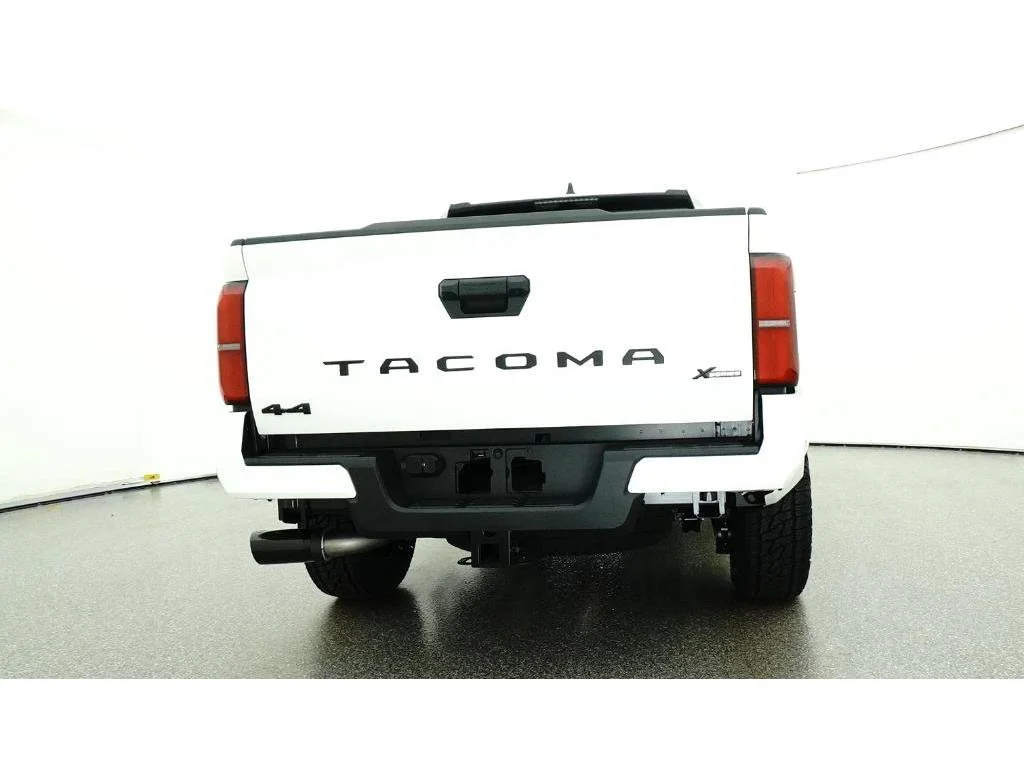 New 2026 Ice Cap Toyota SR5 image 23