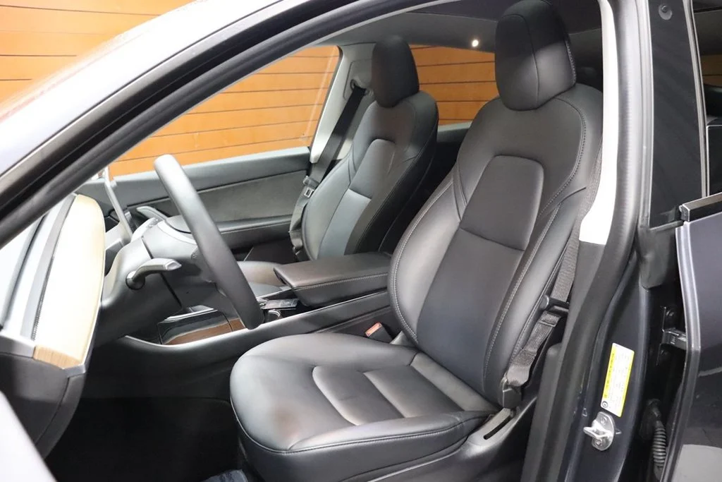 Used 2020 Solid Black Tesla Long Range image 34