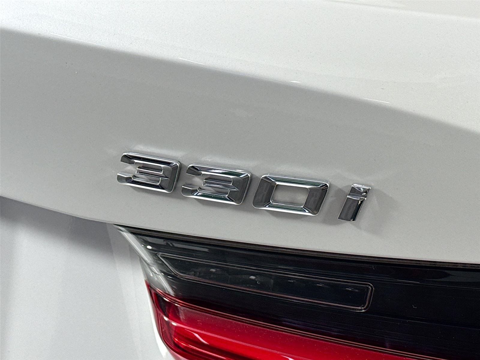 Used 2019 Mineral White Metallic BMW 330i xDrive image 15