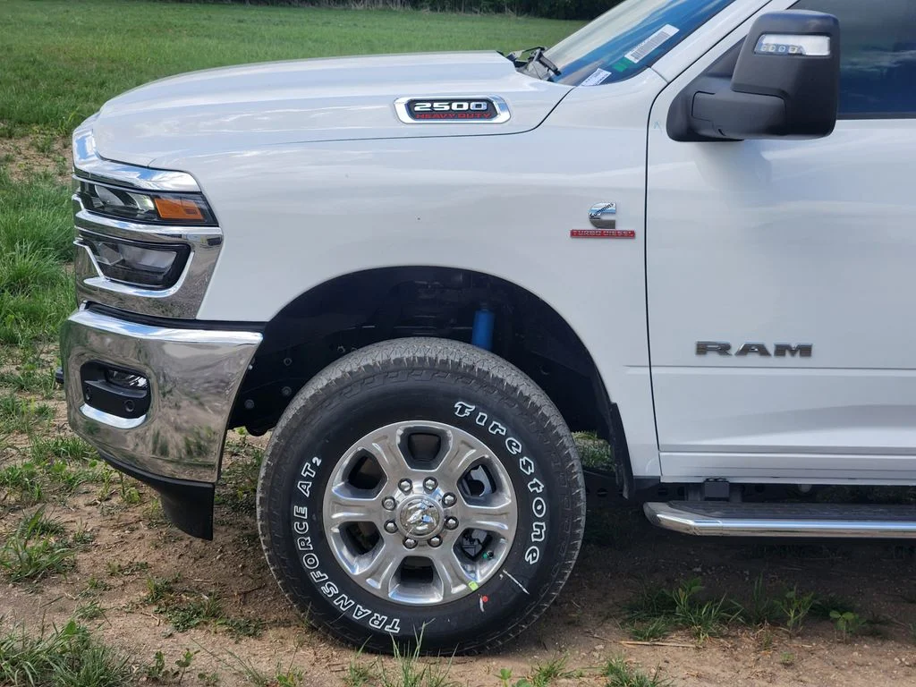 New 2026 Bright White Clear-Coat Exterior Paint RAM Big Horn image 6