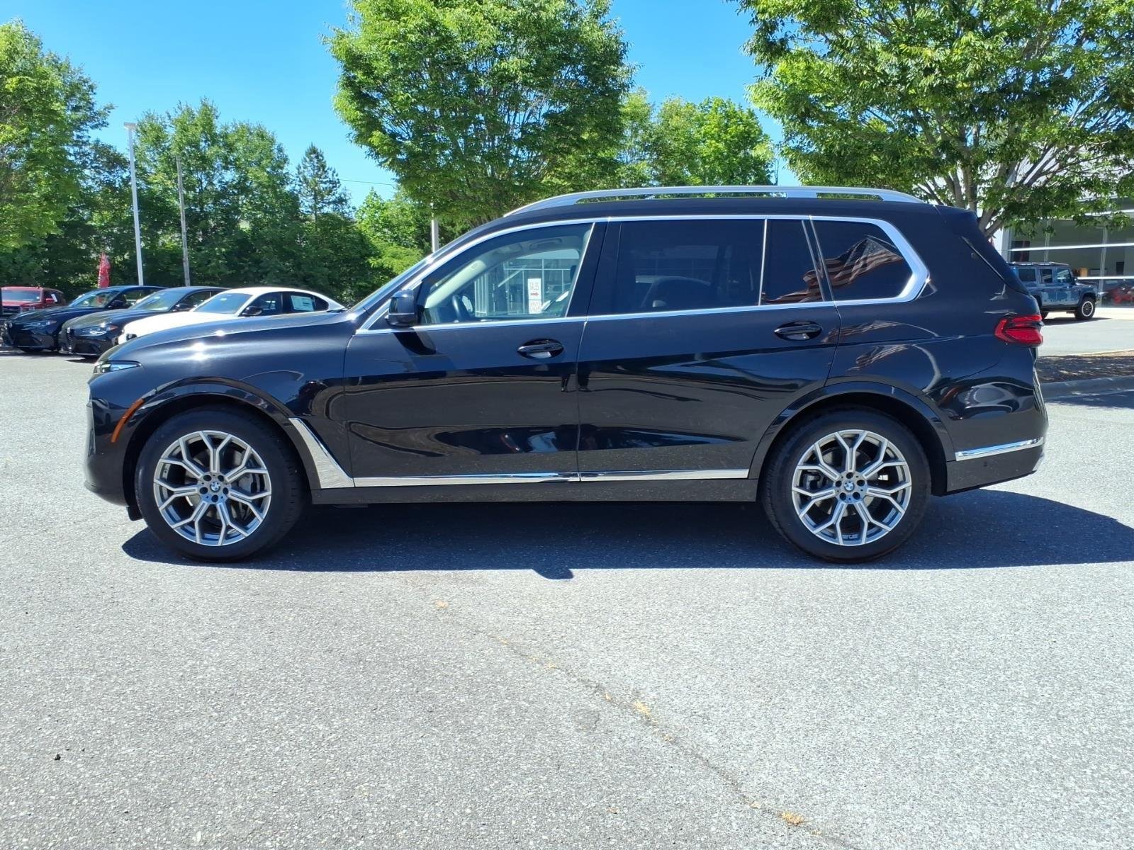 Used 2023 Black Sapphire Metallic BMW xDrive40i image 3