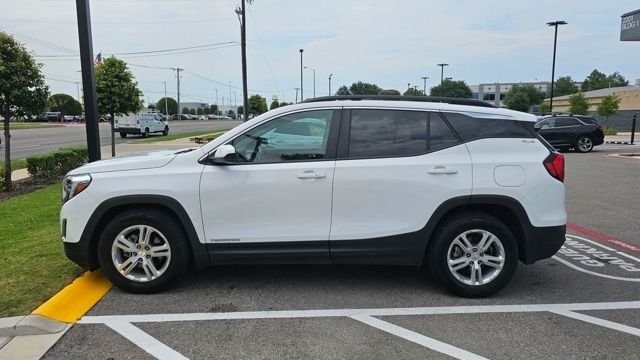 Used 2021 White GMC SLE image 2
