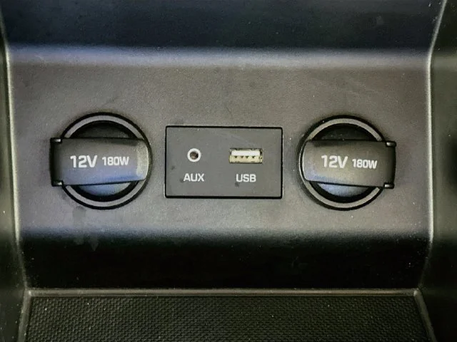 Used 2020 Red Hyundai SE image 16