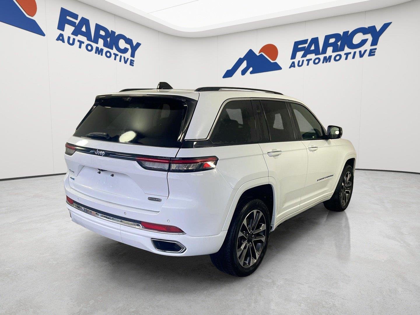 Used 2023 Bright White Clearcoat Jeep Overland image 21