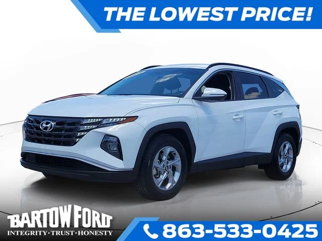 Used 2023 White Hyundai SEL image 1
