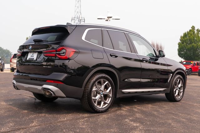 Used 2023 Jet Black BMW xDrive30i image 10
