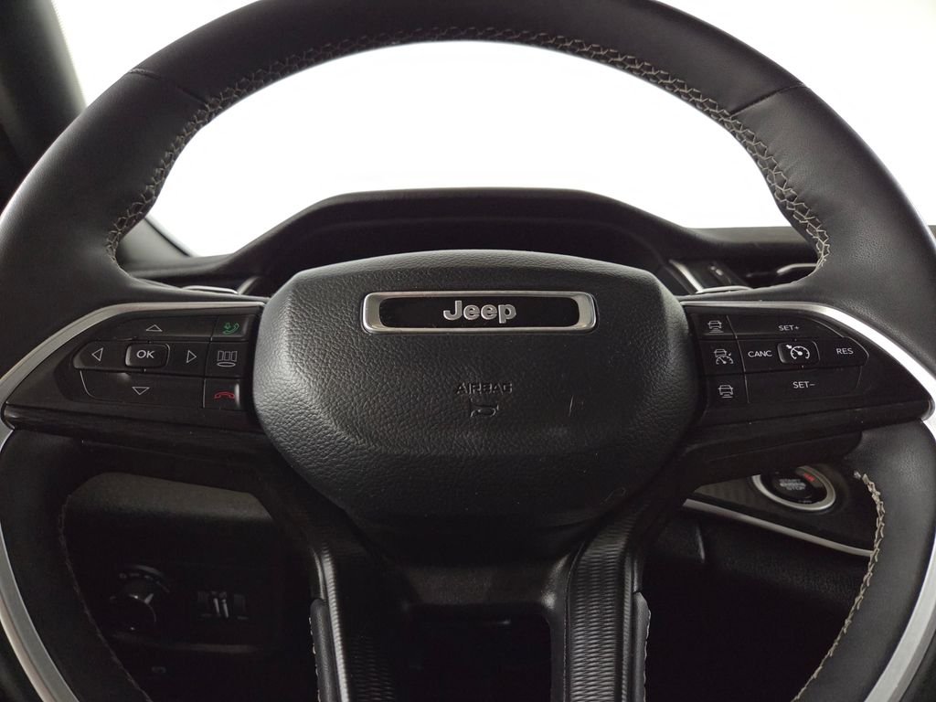 Used 2023 Black Jeep Altitude image 22