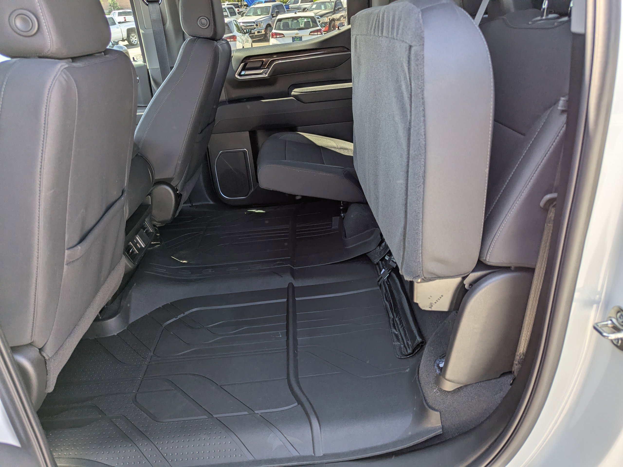 New 2025 Summit White Chevrolet LT image 30