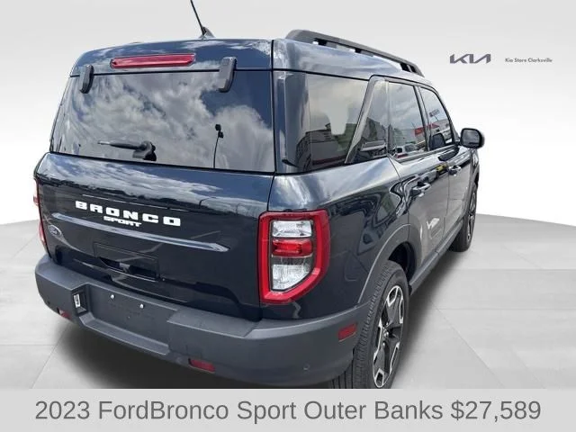 Used 2023 Blue Ford Outer Banks image 8