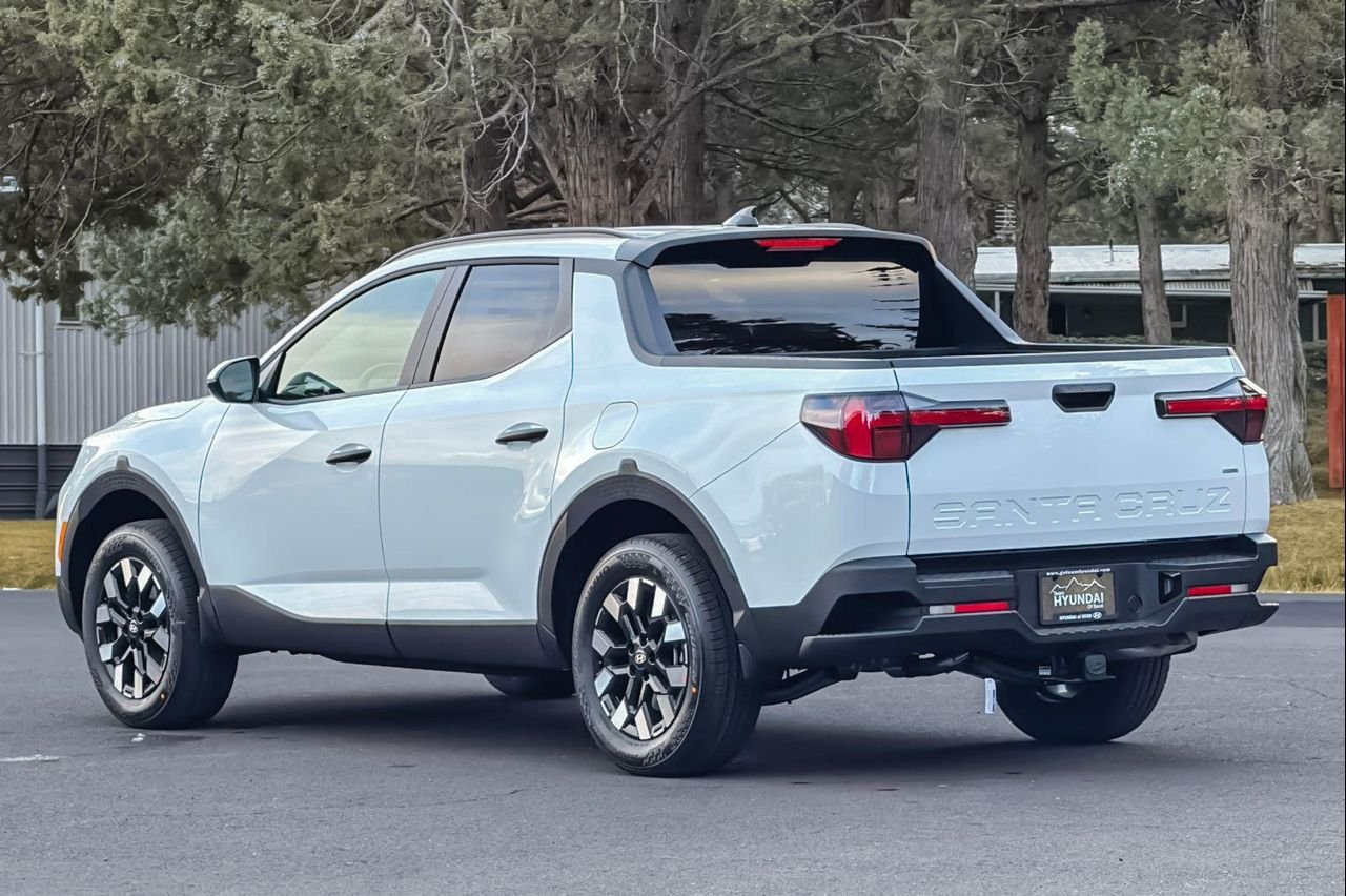 New 2026 White Hyundai SEL AWD image 6