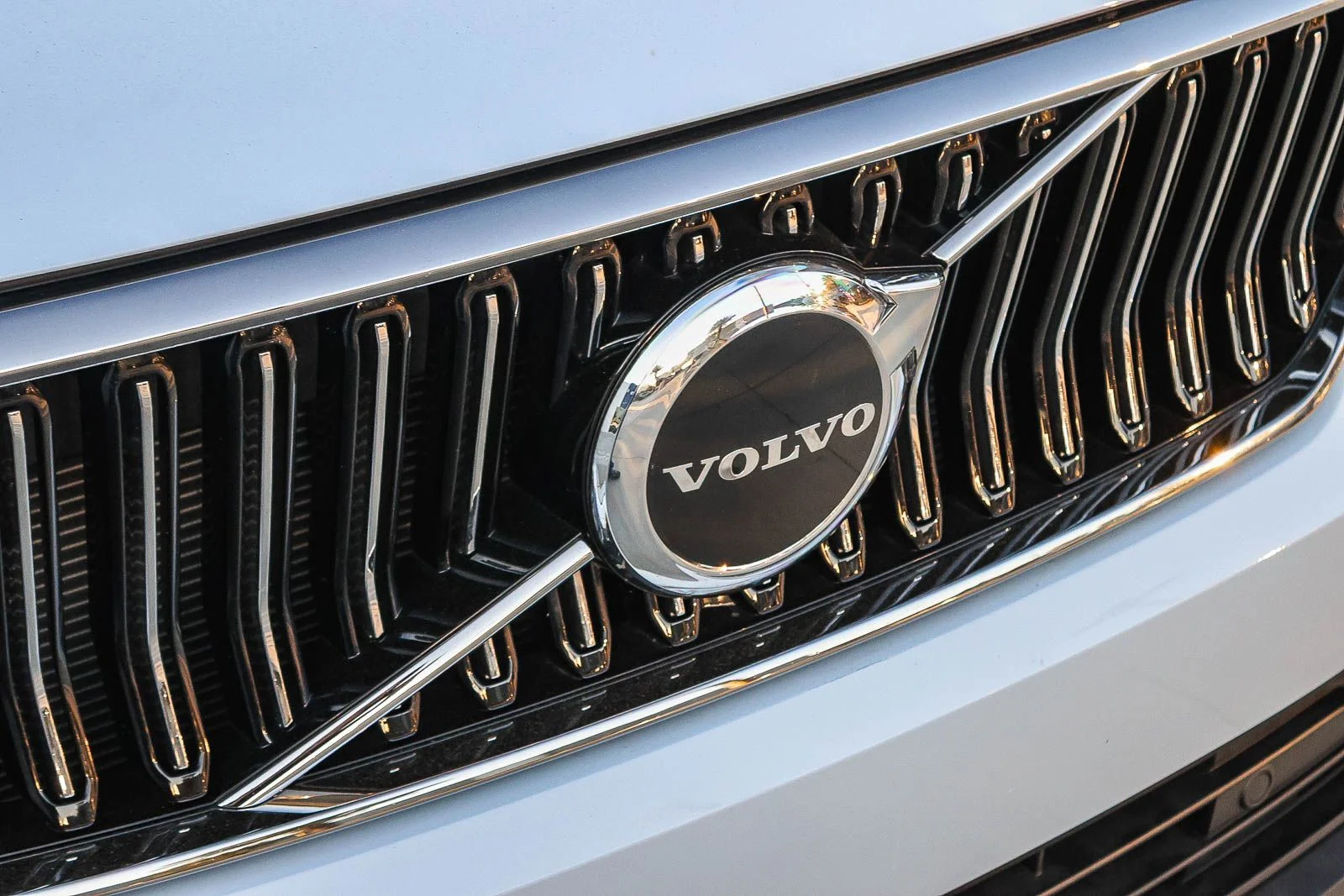 2025 Volvo XC40 Core - Photo 17