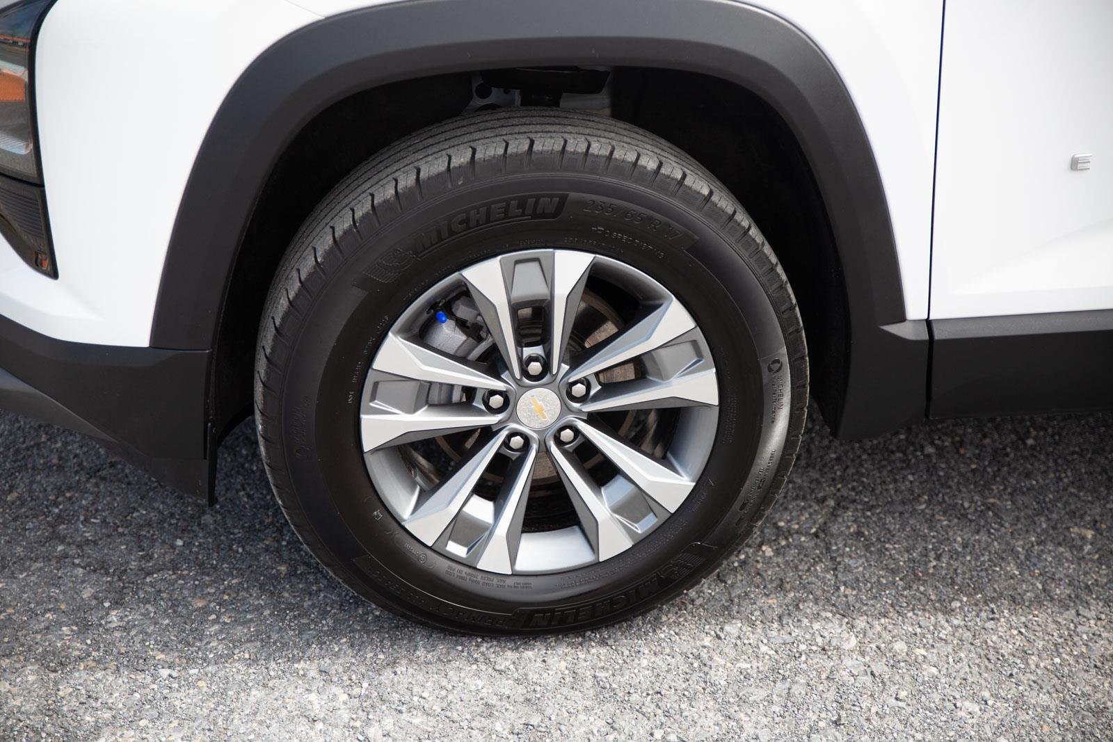 2025 Chevrolet Equinox LT - Photo 9