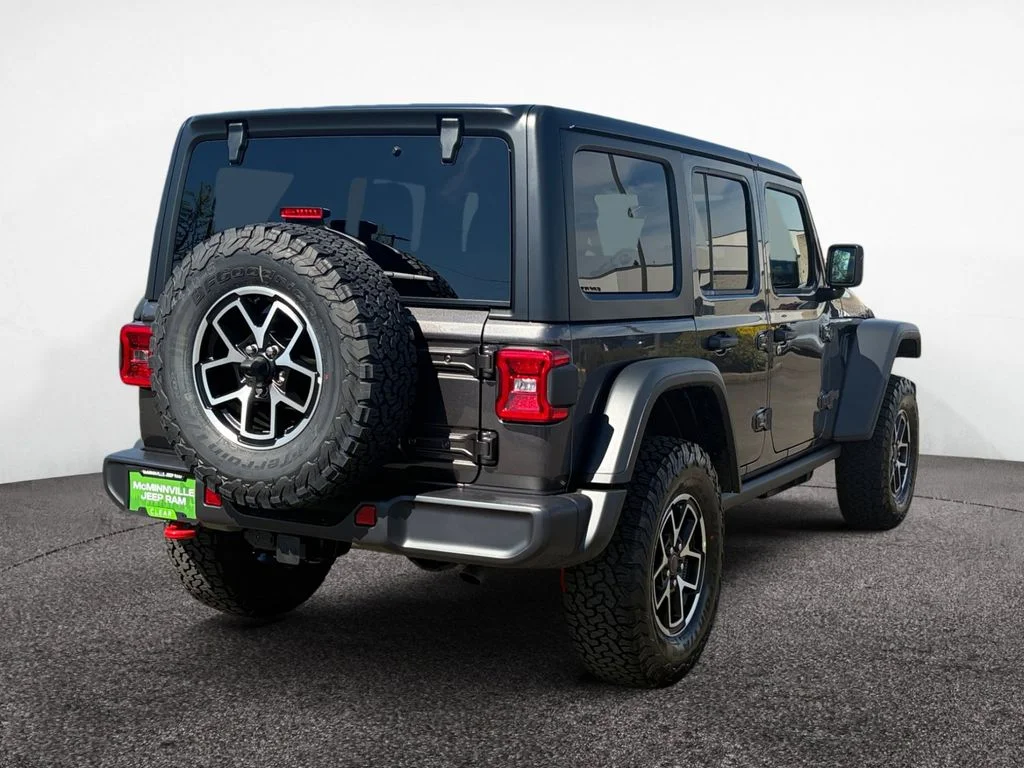 New 2026 Granite Crystal Metallic Clear-Coat Exterior Paint Jeep Rubicon image 5